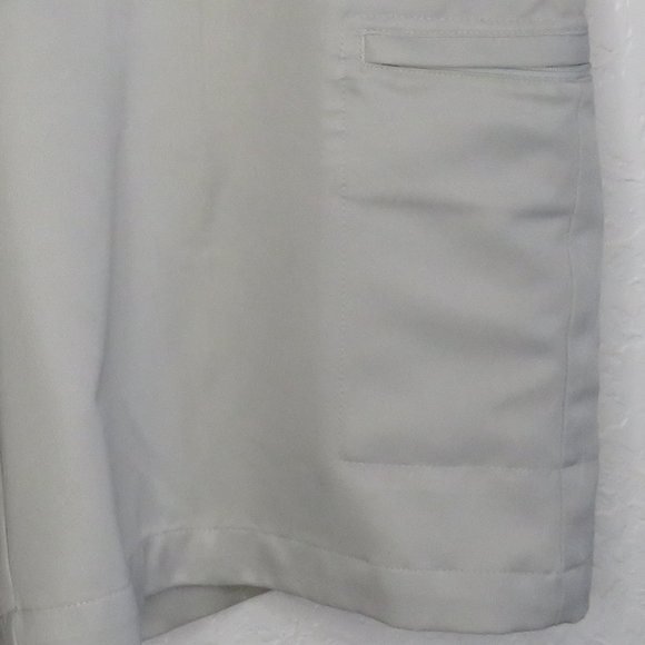 IZOD* Men's 1.5" Belt Loop Multipocketed Flat Front Khaki Golf Shorts~ Size 36 - Picture 13 of 13